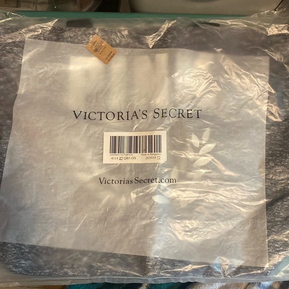 💕PINK💕by Victoria's Secret💕PINK💕
Large 🩶Gray🩶Canvas Tote/NWT - Picture 2 of 7